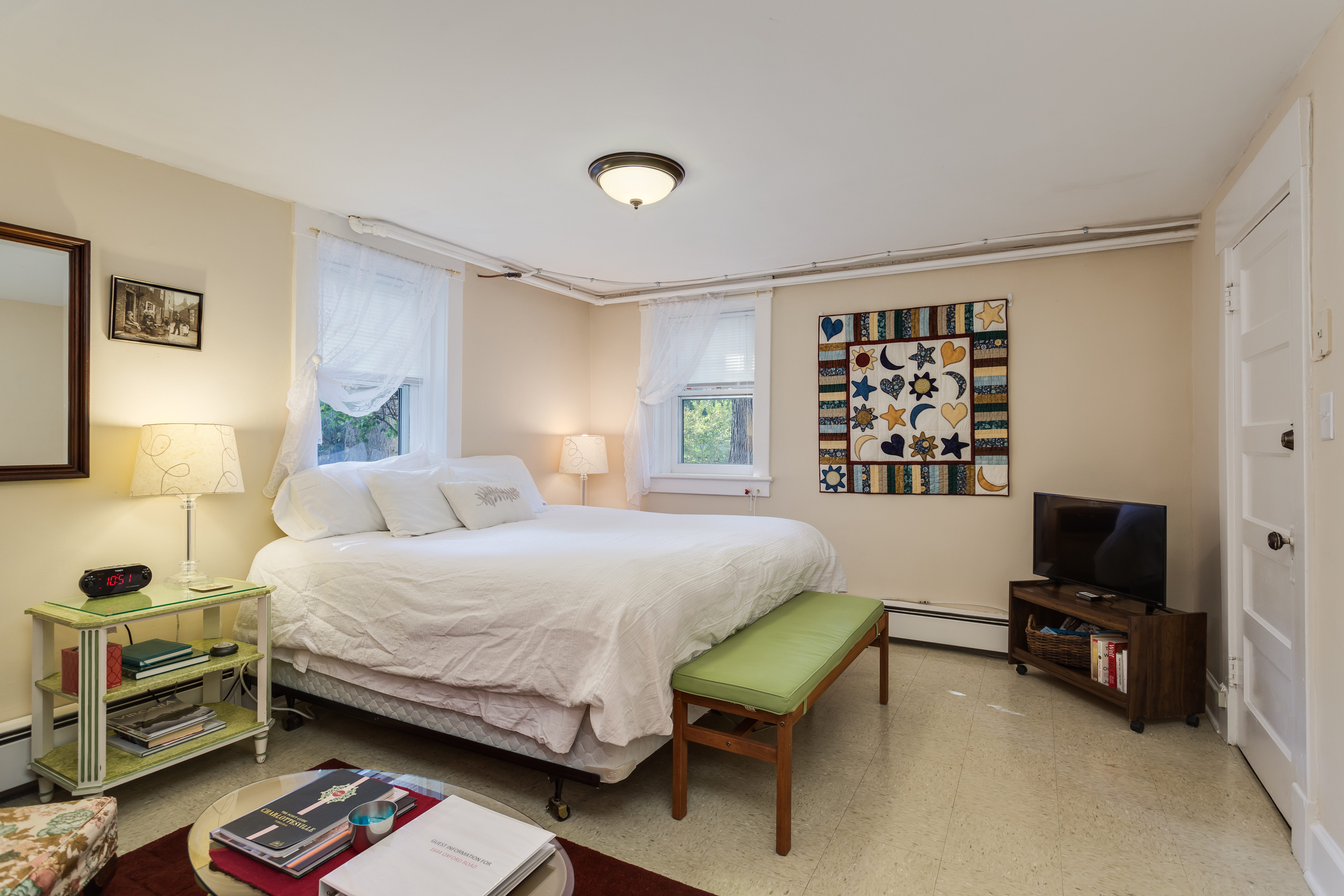 Oxford Suite - One Bedroom Studio Extended Stays in Charlottesville