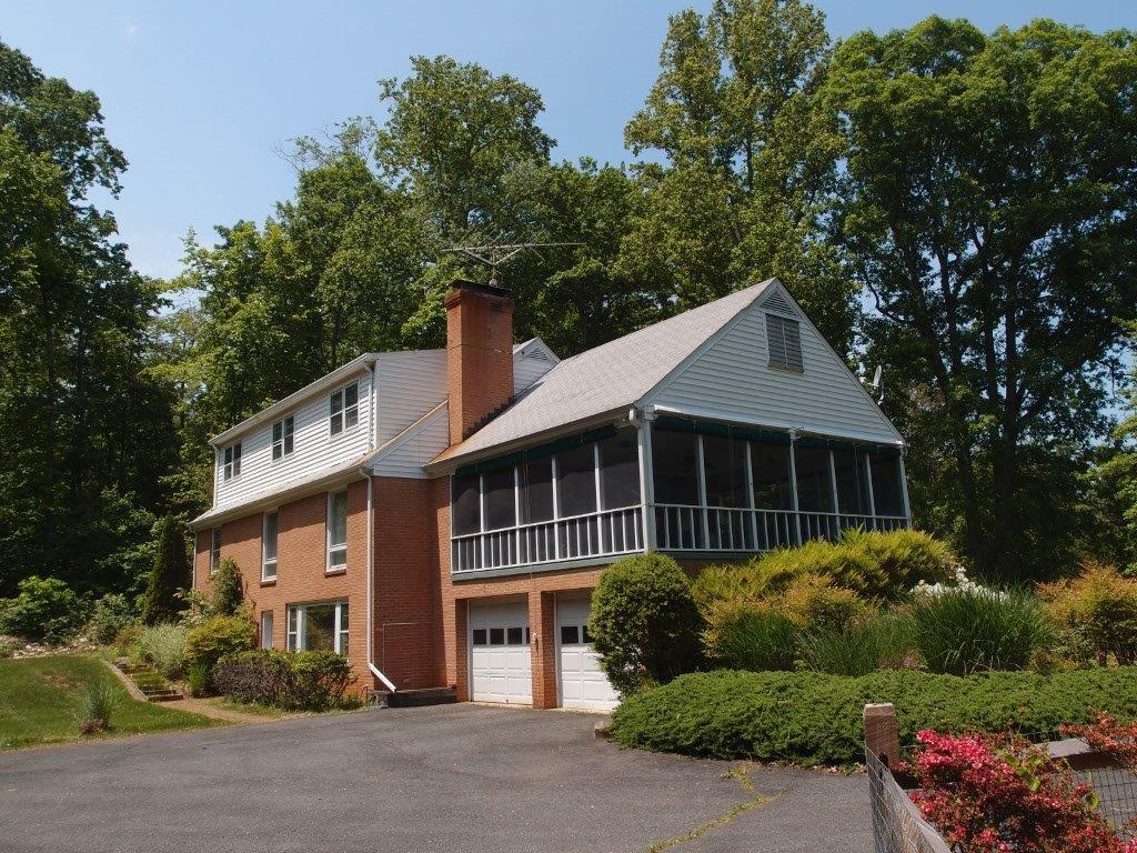 Clarington, four bedroom home for extended stays in Charlottesville, VA