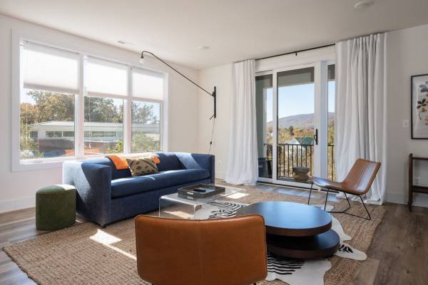 Piedmont Place 303 Living Room