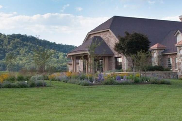 A view of the mountains outside of Charlottesville